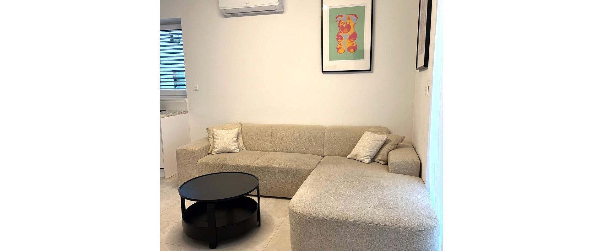 Prenájom krásneho 2-izbového bytu s parkovacím miestom