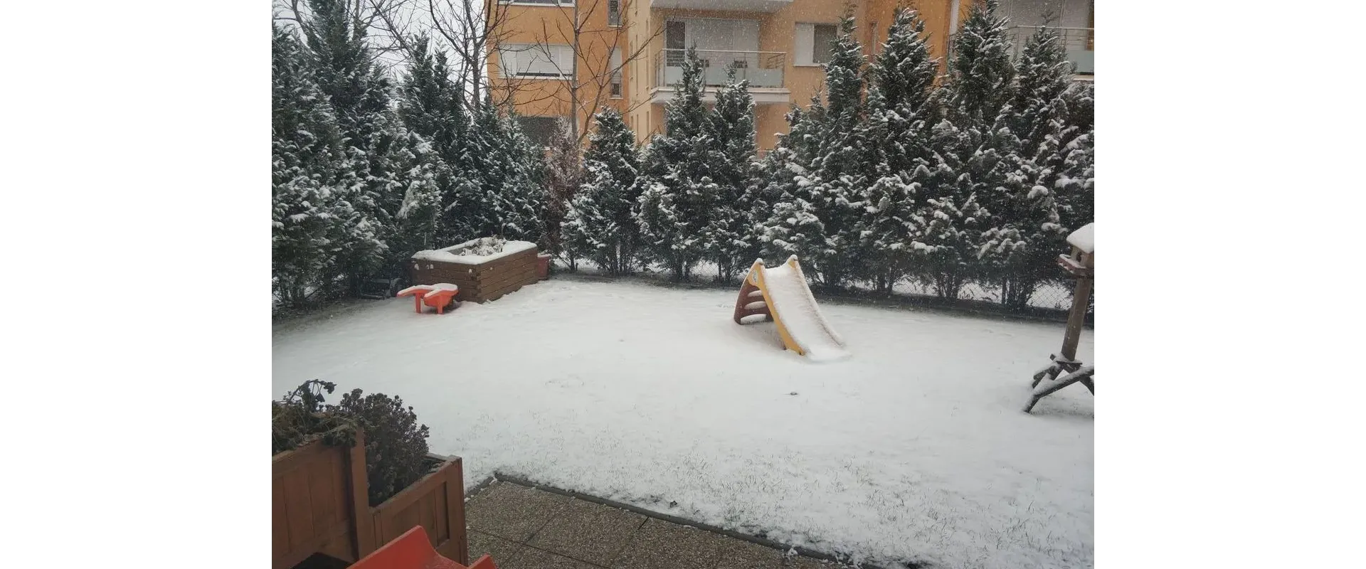 PRENÁJOM: Pet Friendly: Atraktívny 3i byt + predzáhradka + terasa + 2 parkovacie miesta - KOLIBA