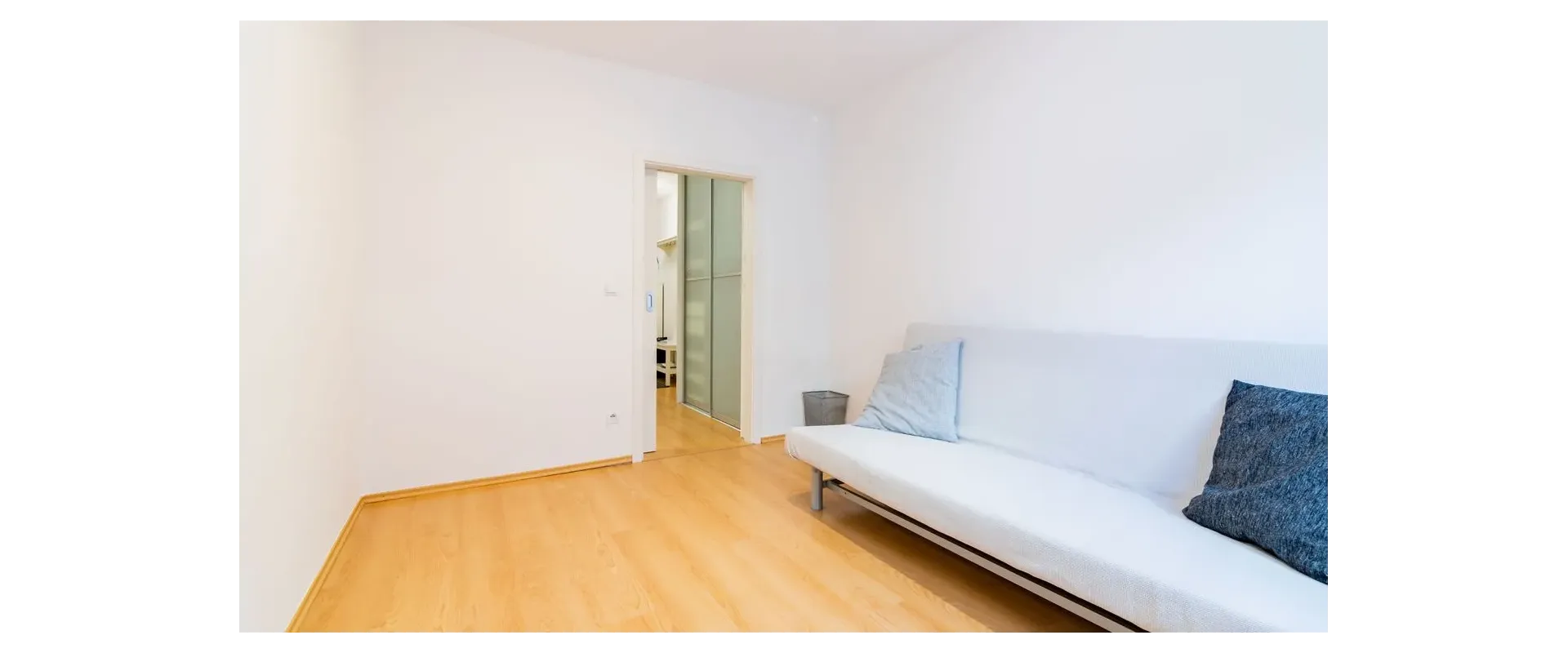 PRENÁJOM: Pet Friendly: Atraktívny 3i byt + predzáhradka + terasa + 2 parkovacie miesta - KOLIBA