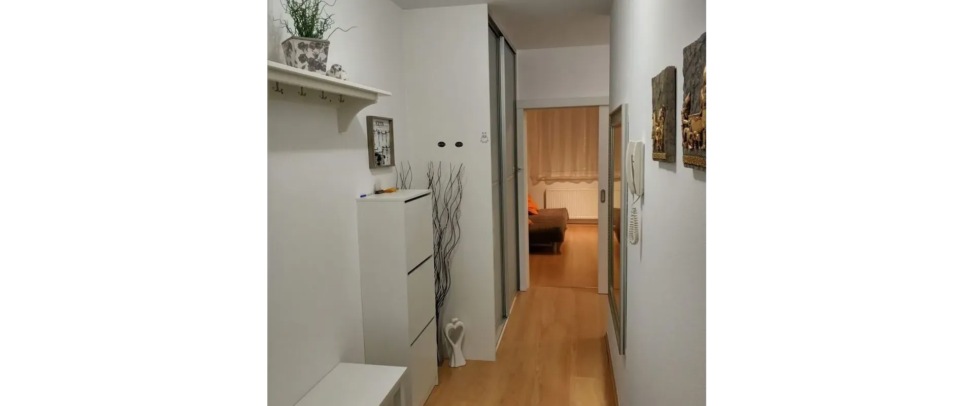 PRENÁJOM: Pet Friendly: Atraktívny 3i byt + predzáhradka + terasa + 2 parkovacie miesta - KOLIBA