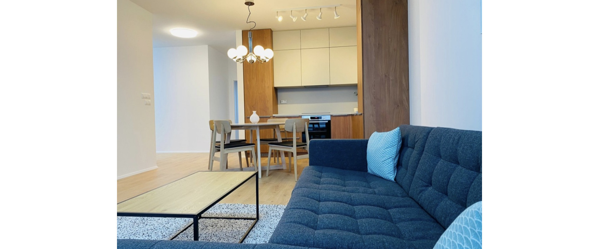 PRENÁJOM: 3i elegantný byt + garážové státie - RUŽINOV