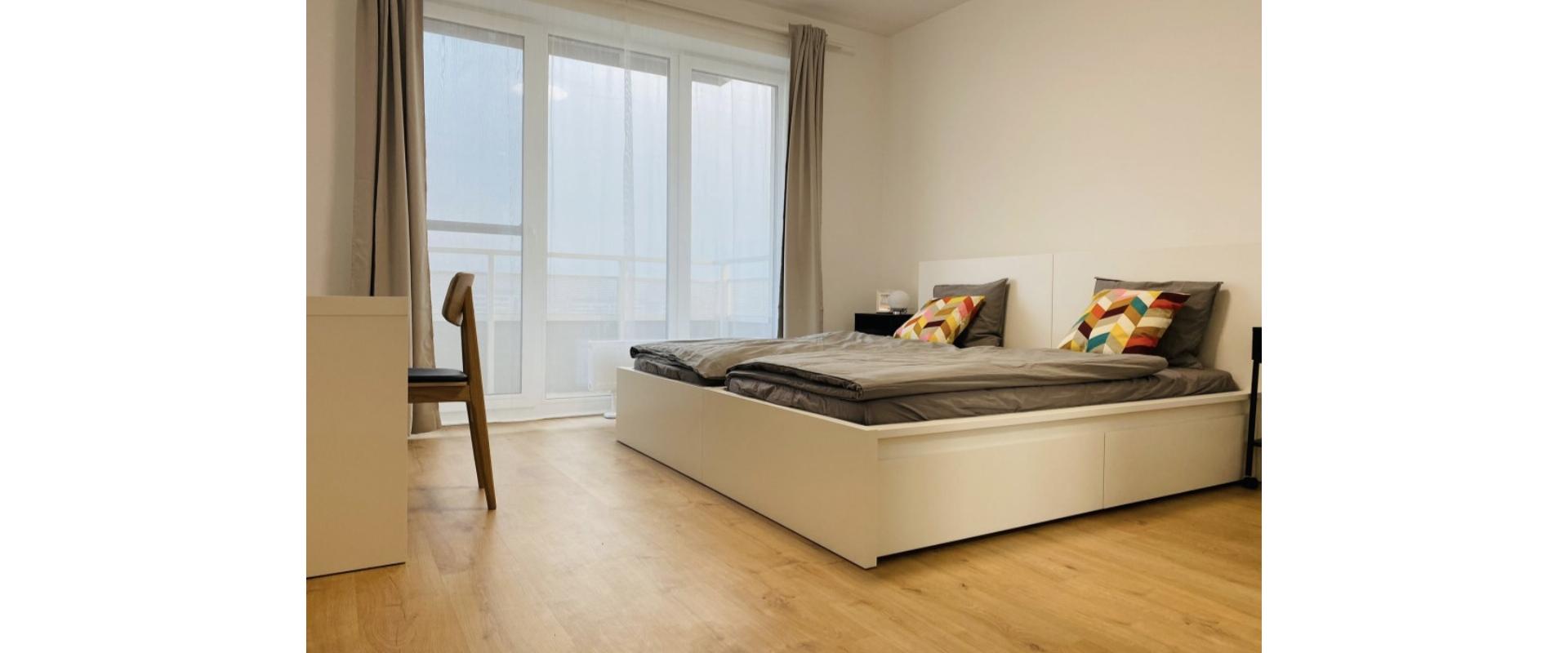 PRENÁJOM: 3i elegantný byt + garážové státie - RUŽINOV