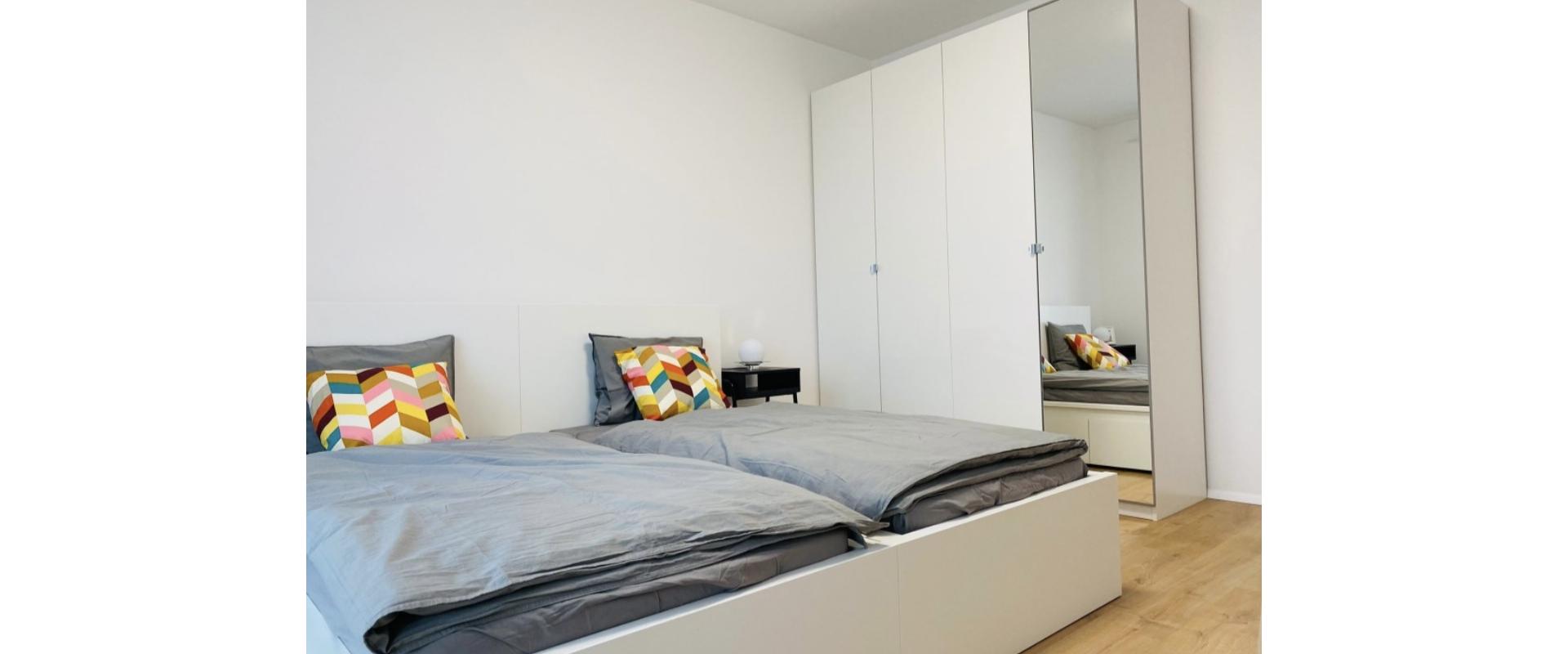 PRENÁJOM: 3i elegantný byt + garážové státie - RUŽINOV