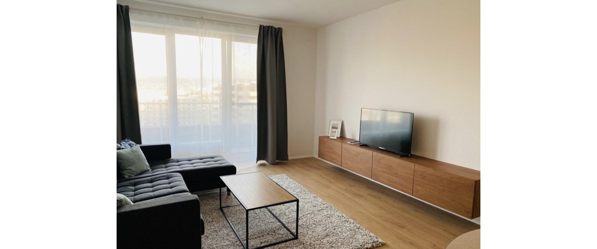 PRENÁJOM: 3i elegantný byt + garážové státie - RUŽINOV