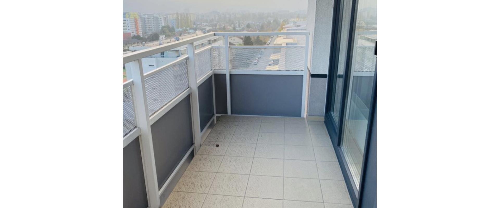 PRENÁJOM: 3i elegantný byt + garážové státie - RUŽINOV