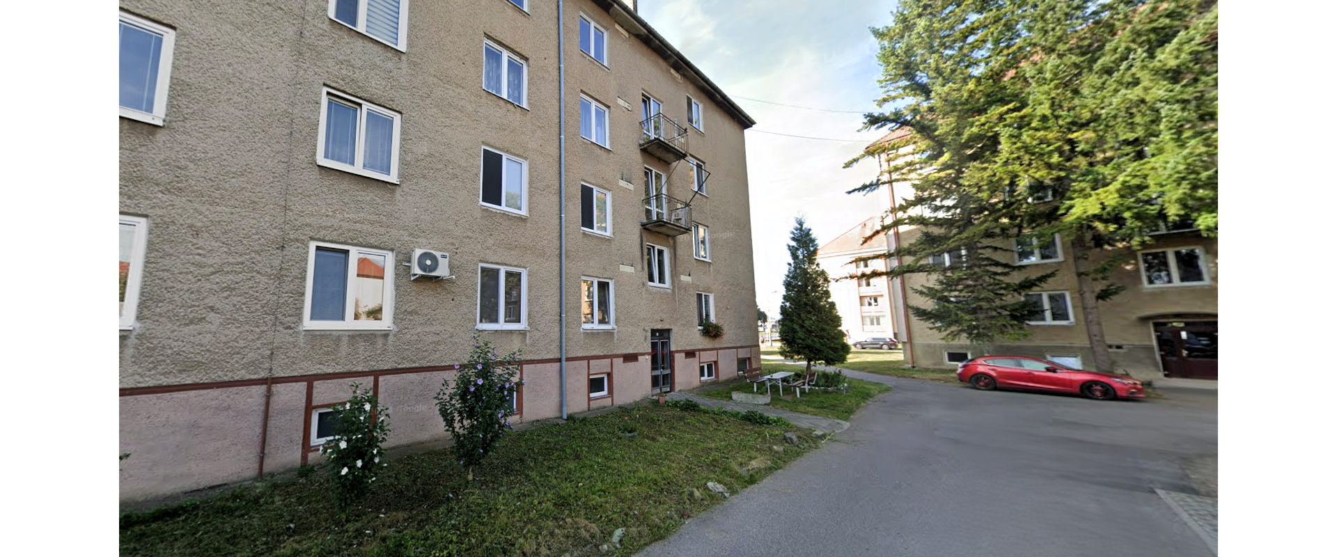 Na predaj 3 - izbový byt s balkónom - 70 m² v centre mesta Humenné.