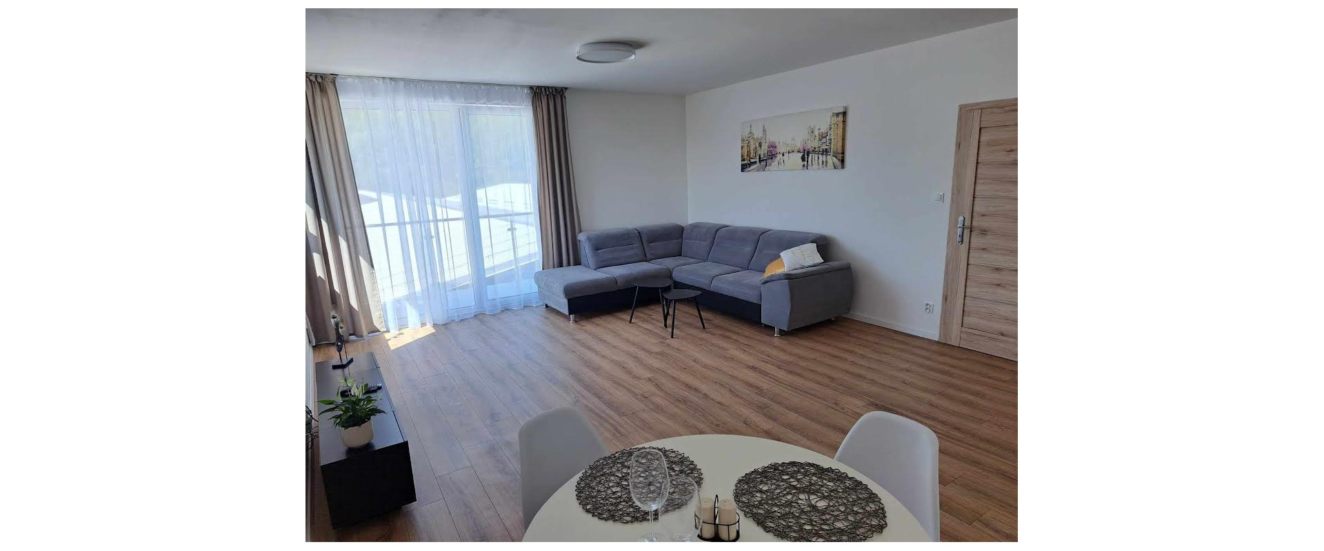 Na dlhodobý prenájom nadštandardný 2 - izbový byt - 59 m² s balkónom vo Svidníku.