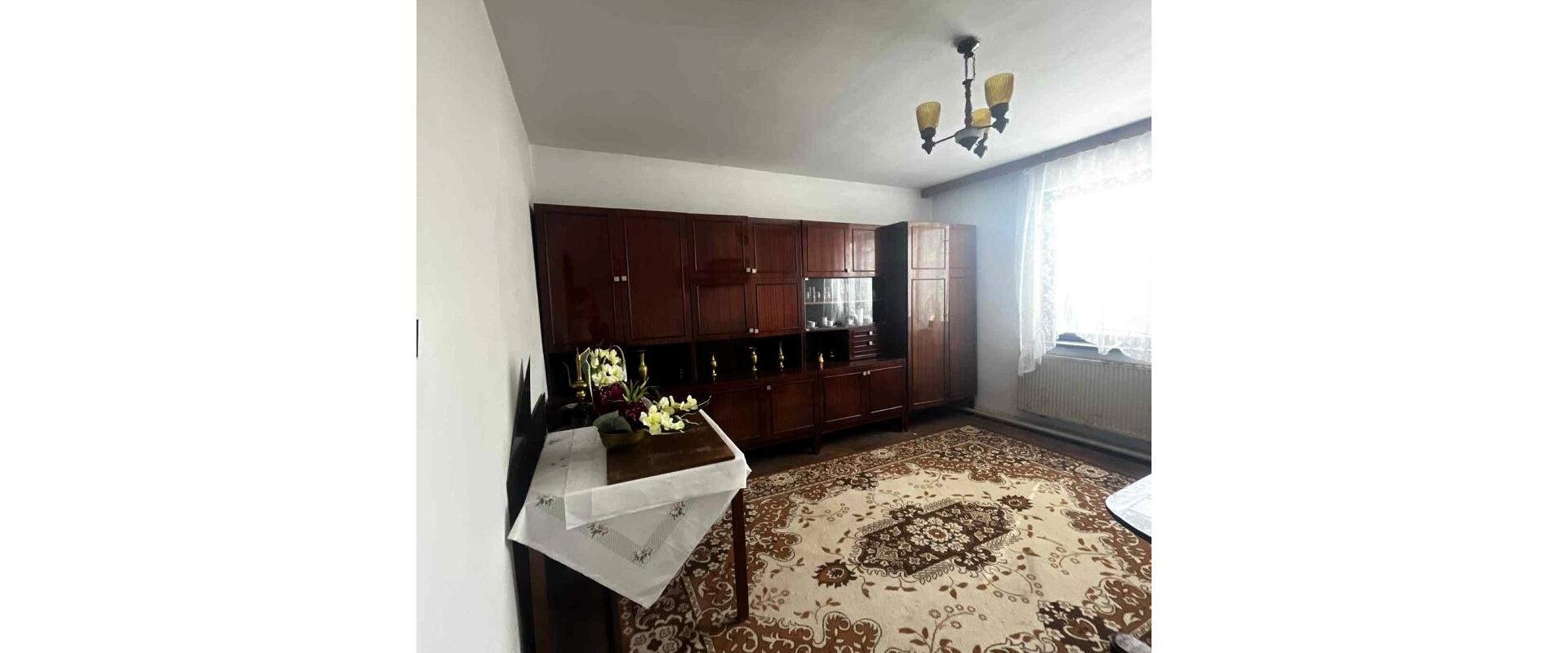 Na predaj priestranný rodinný dom s garážou – Holčíkovce, okres Vranov nad Topľou.