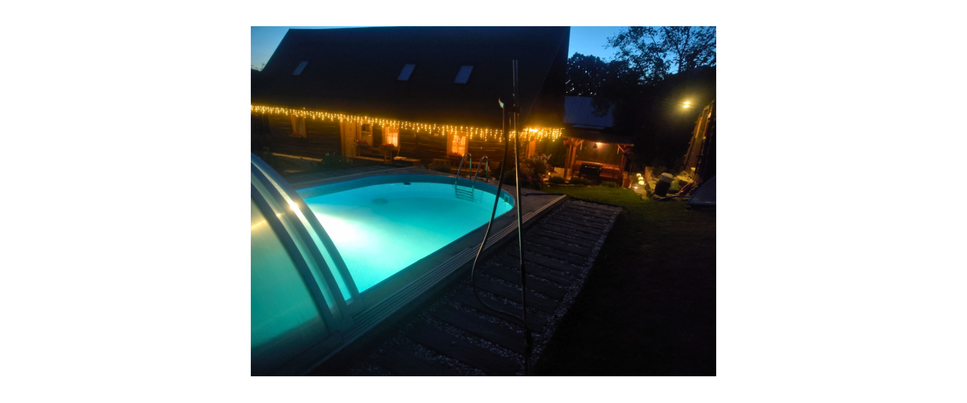 Na predaj drevenica s pozemkom a bazénom  - 1194 m² v obci Miková.