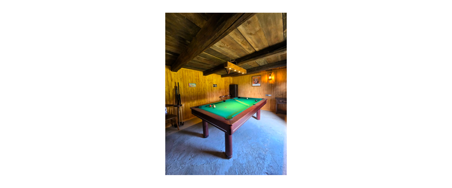 Na predaj drevenica s pozemkom a bazénom  - 1194 m² v obci Miková.