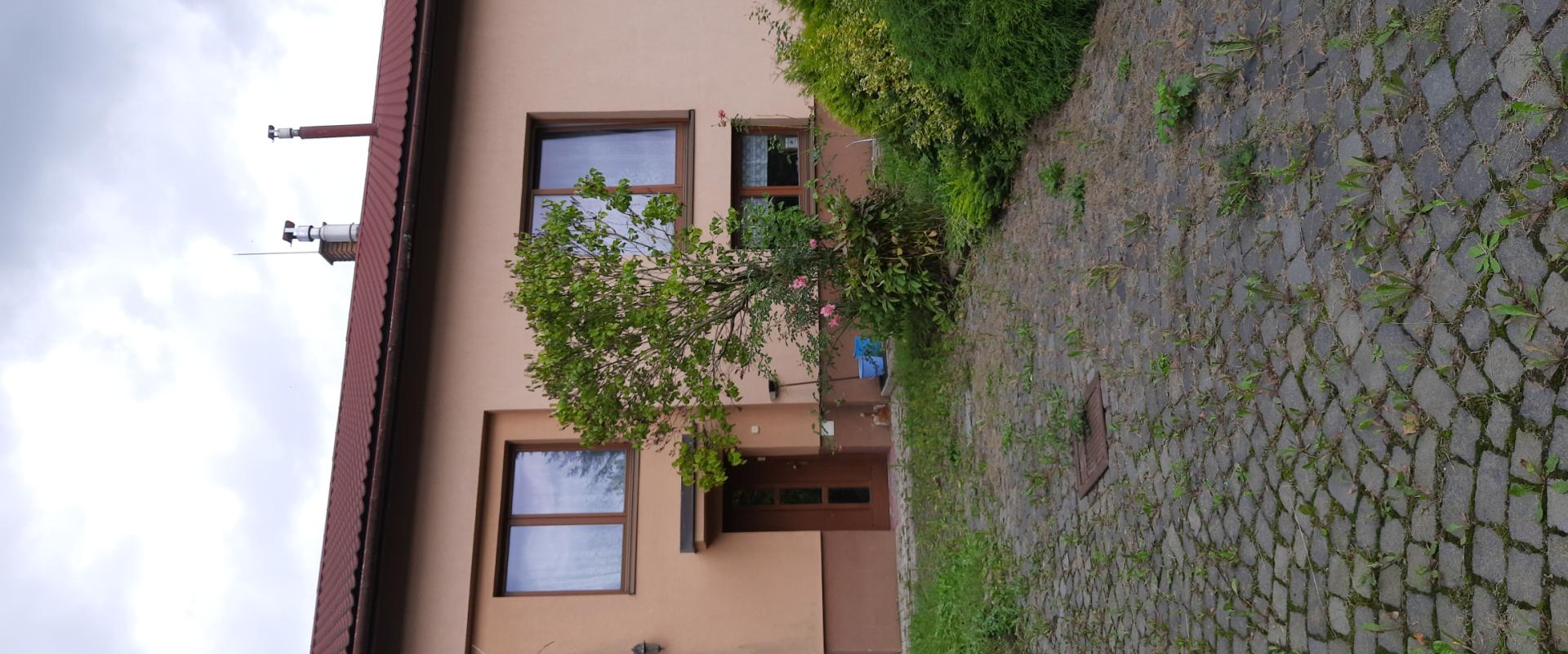 Na predaj priestranný rodinný domu po rekonštrukcii - v obci Medzianky.