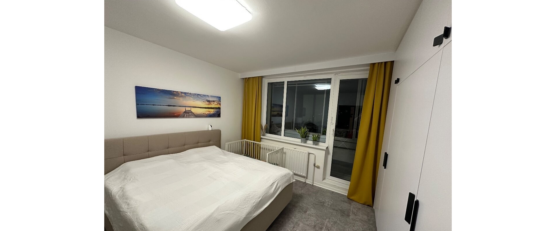 PRENÁJOM: Priestranný 3i byt + 2 loggie - Petržalka