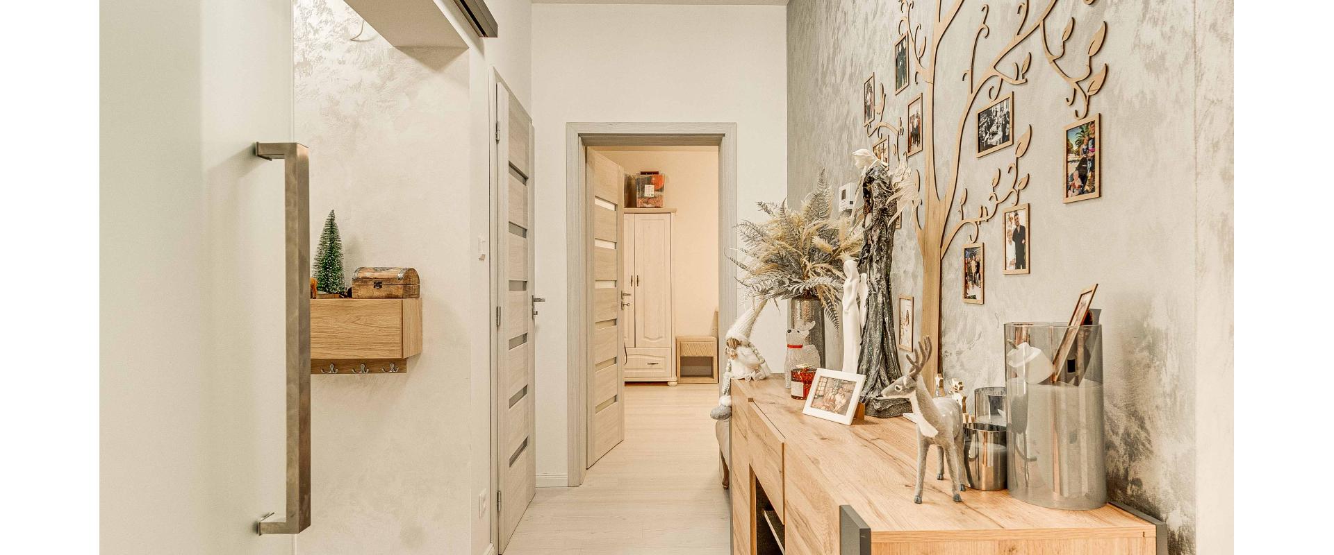 Luxusný rodinný dom s bazénom a veľkým pozemkom – Dvorníky