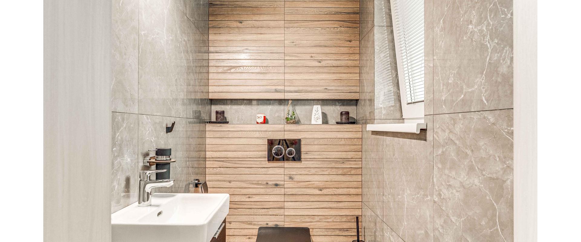 Luxusný rodinný dom s bazénom a veľkým pozemkom – Dvorníky