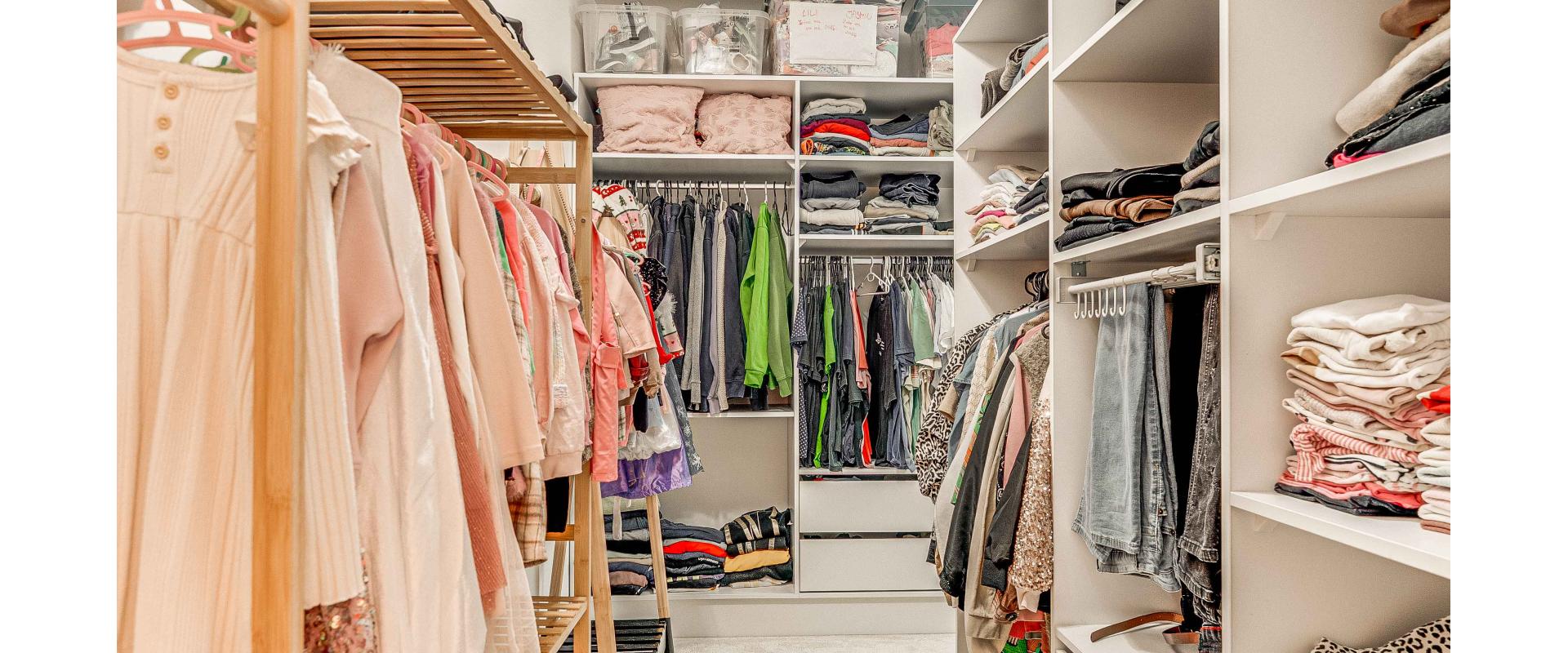 Luxusný rodinný dom s bazénom a veľkým pozemkom – Dvorníky