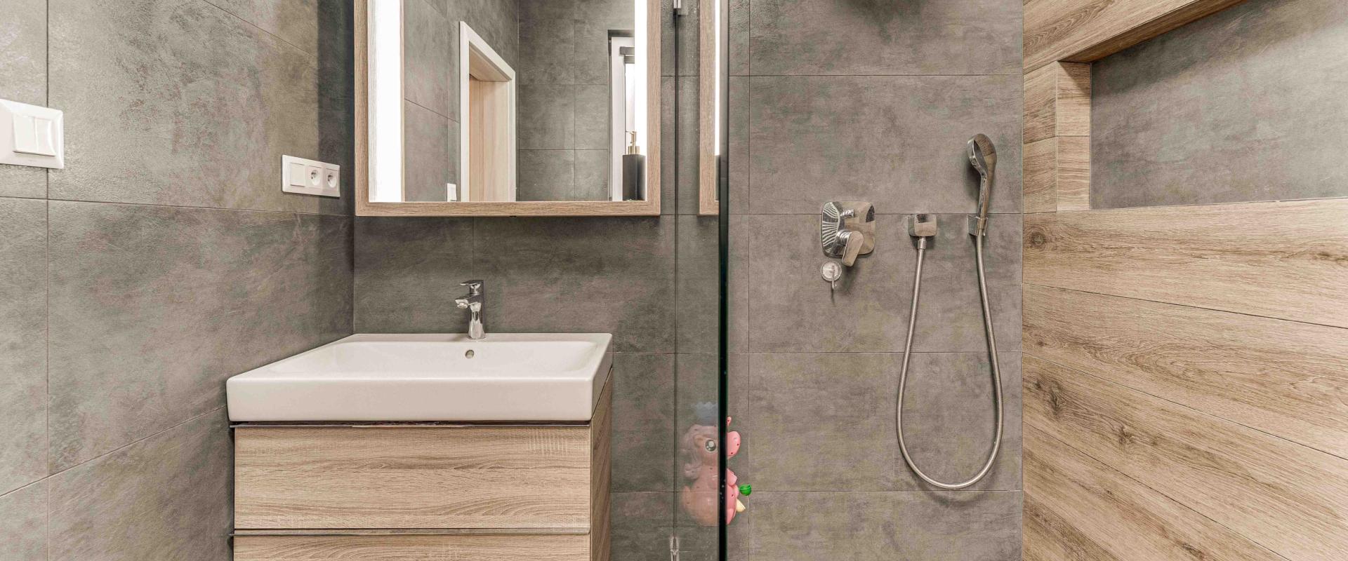 Luxusný rodinný dom s bazénom a veľkým pozemkom – Dvorníky