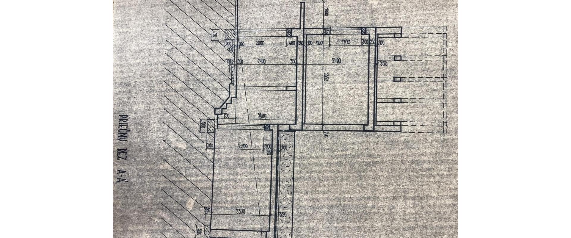 Murovaná chata vo vinohradoch v Štitároch na predaj