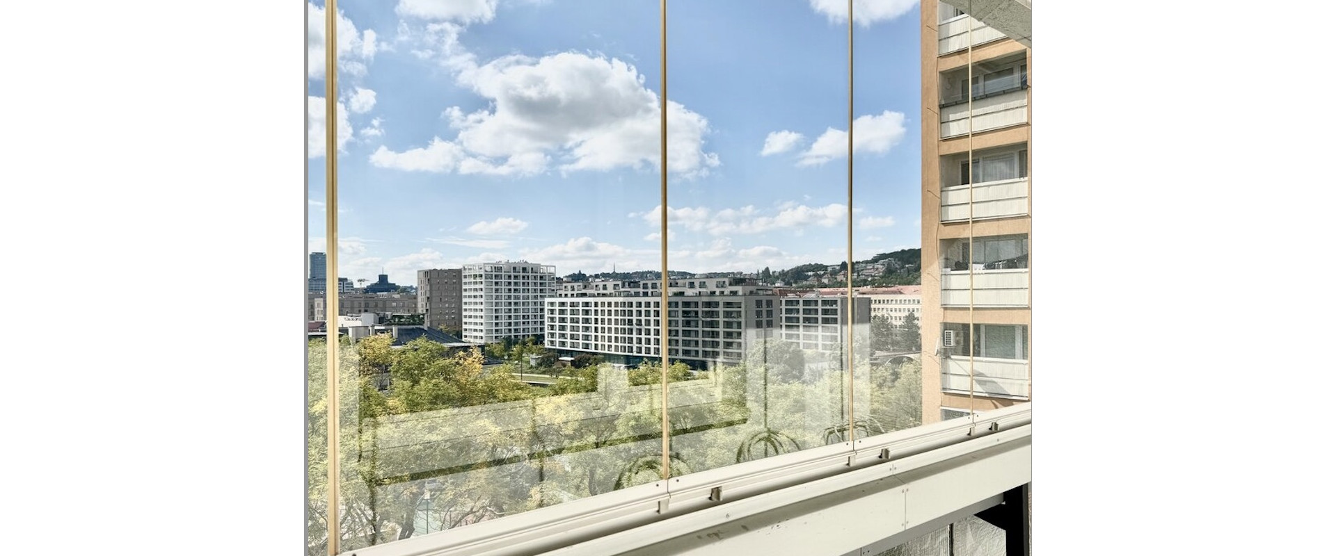 3izb. slnečný byt s presklenenou lodžiou v širšom centre Bratislavy