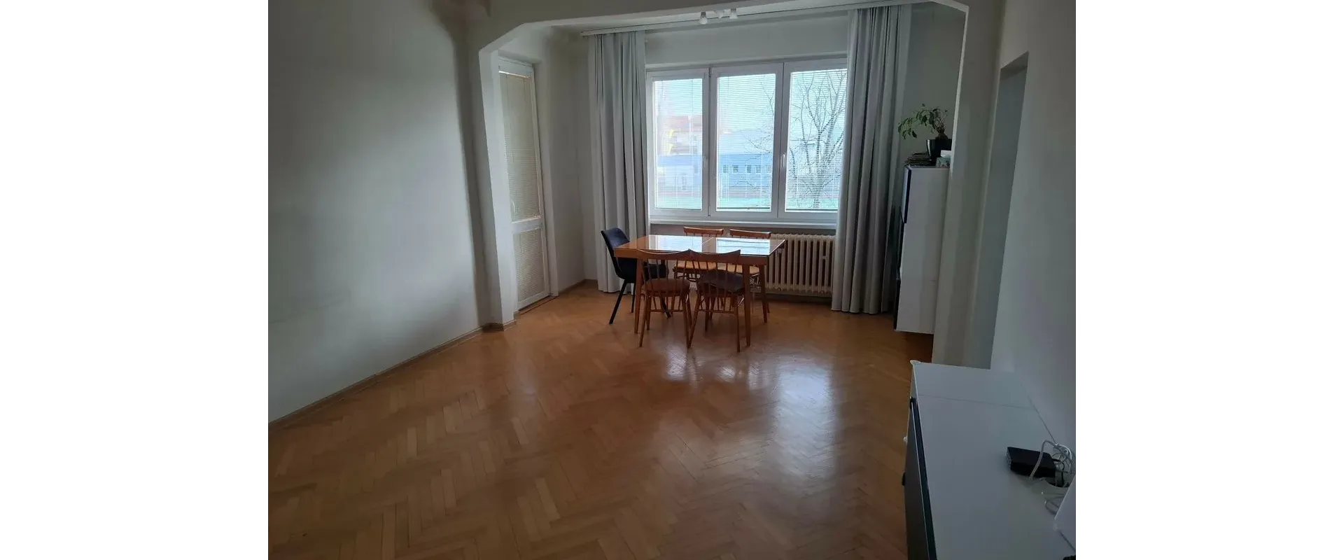 Prenájom 4-izbového bytu s 2 lodžiami v časti Nové Mesto, vhodné pre študentov