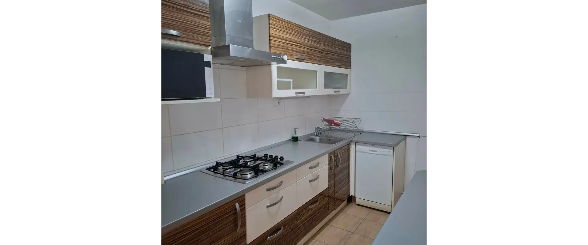 Prenájom 4-izbového bytu s 2 lodžiami v časti Nové Mesto, vhodné pre študentov