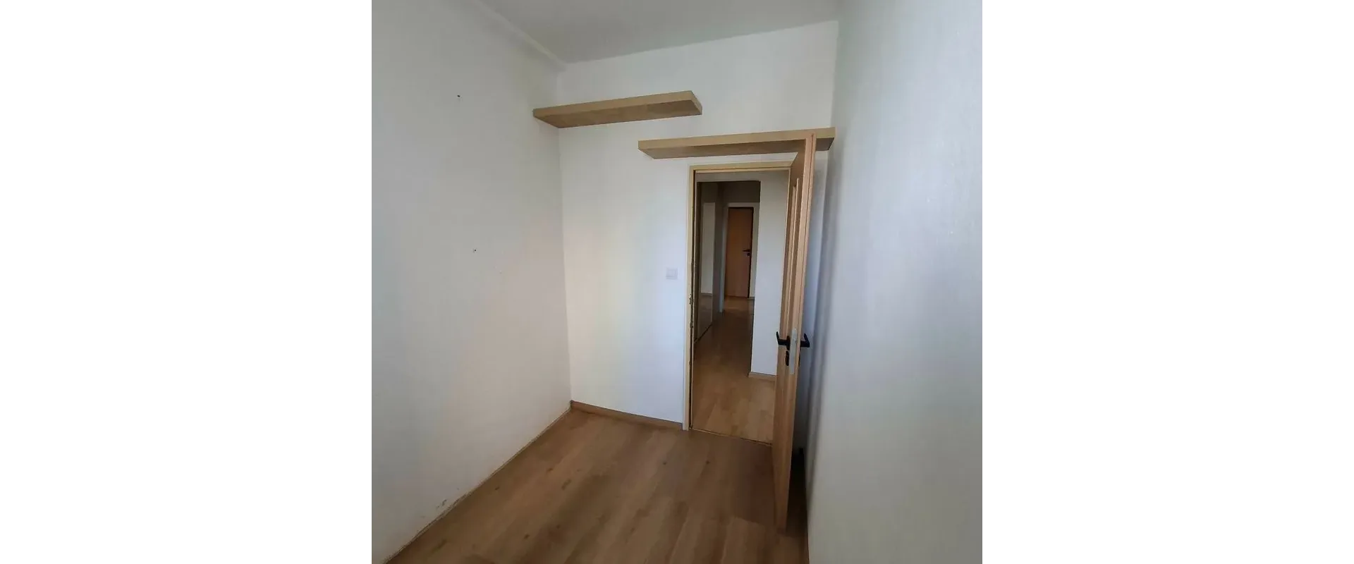 Prenájom 4-izbového bytu s 2 lodžiami v časti Nové Mesto, vhodné pre študentov