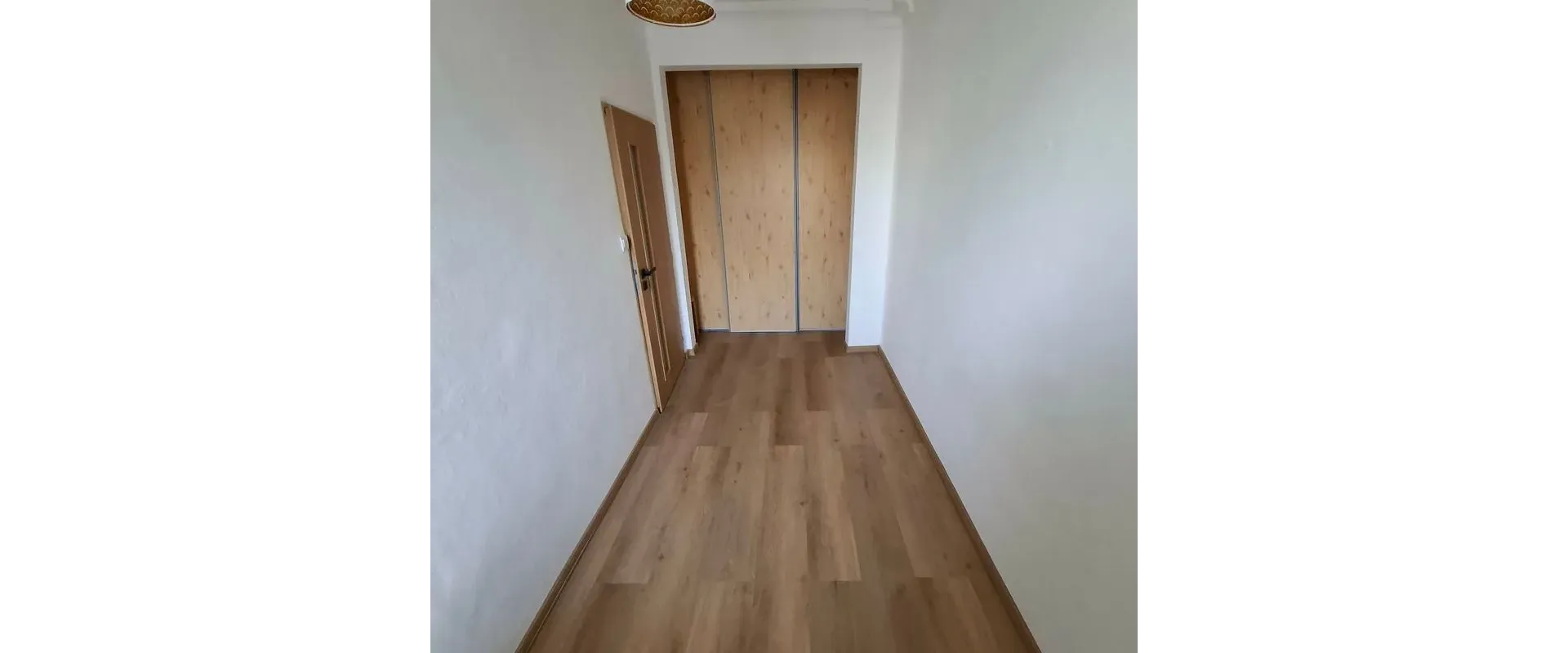 Prenájom 4-izbového bytu s 2 lodžiami v časti Nové Mesto, vhodné pre študentov