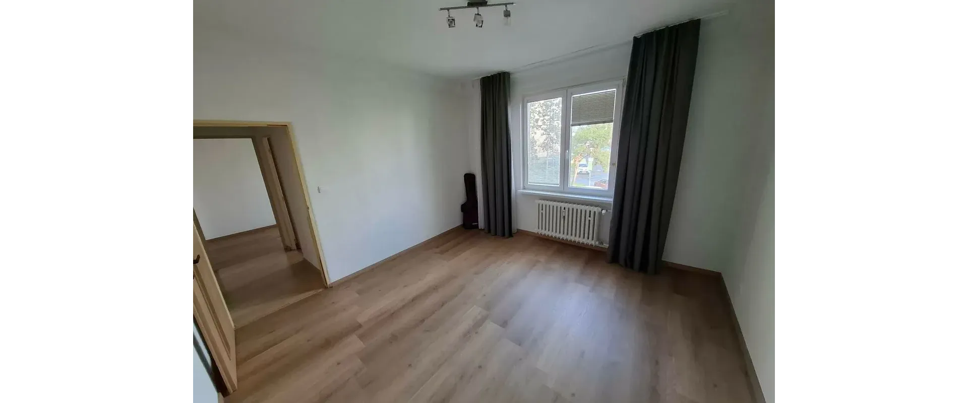 Prenájom 4-izbového bytu s 2 lodžiami v časti Nové Mesto, vhodné pre študentov