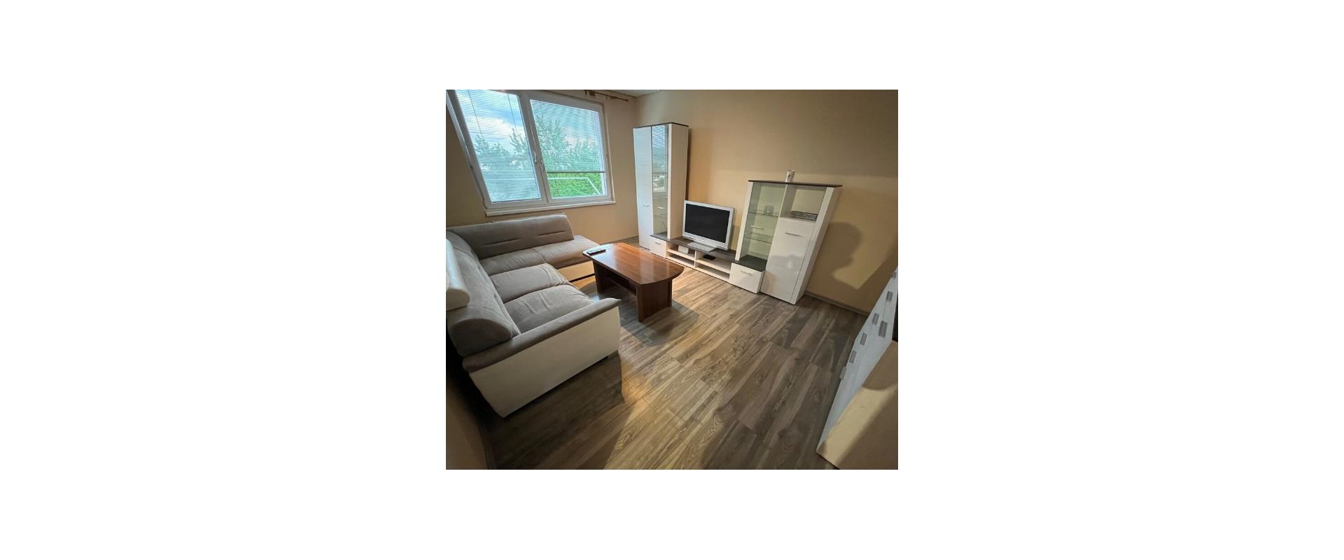 Dlhodobý prenájom 2,5-izbového bytu – Zlaté Moravce