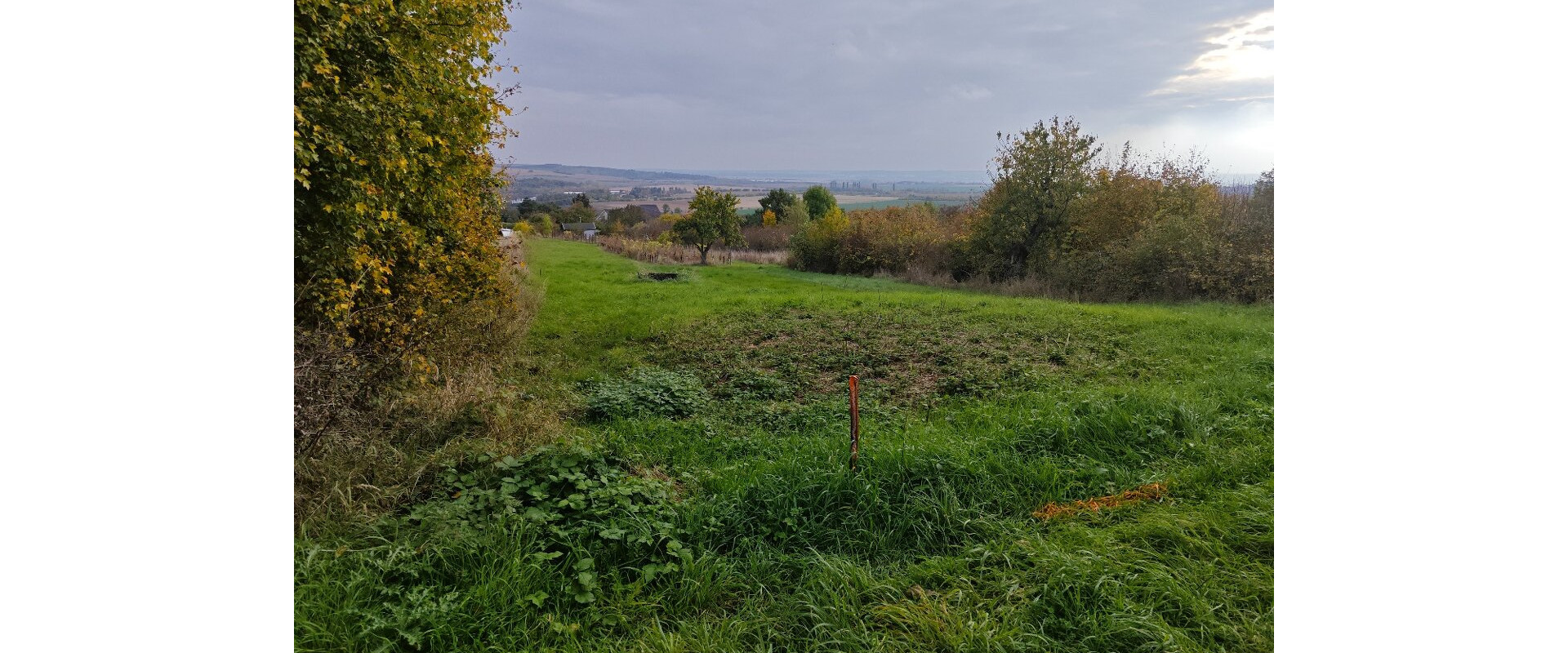 Stavebný pozemok Nitrianske Hrnčiarovce 1500m2tichá lokalita