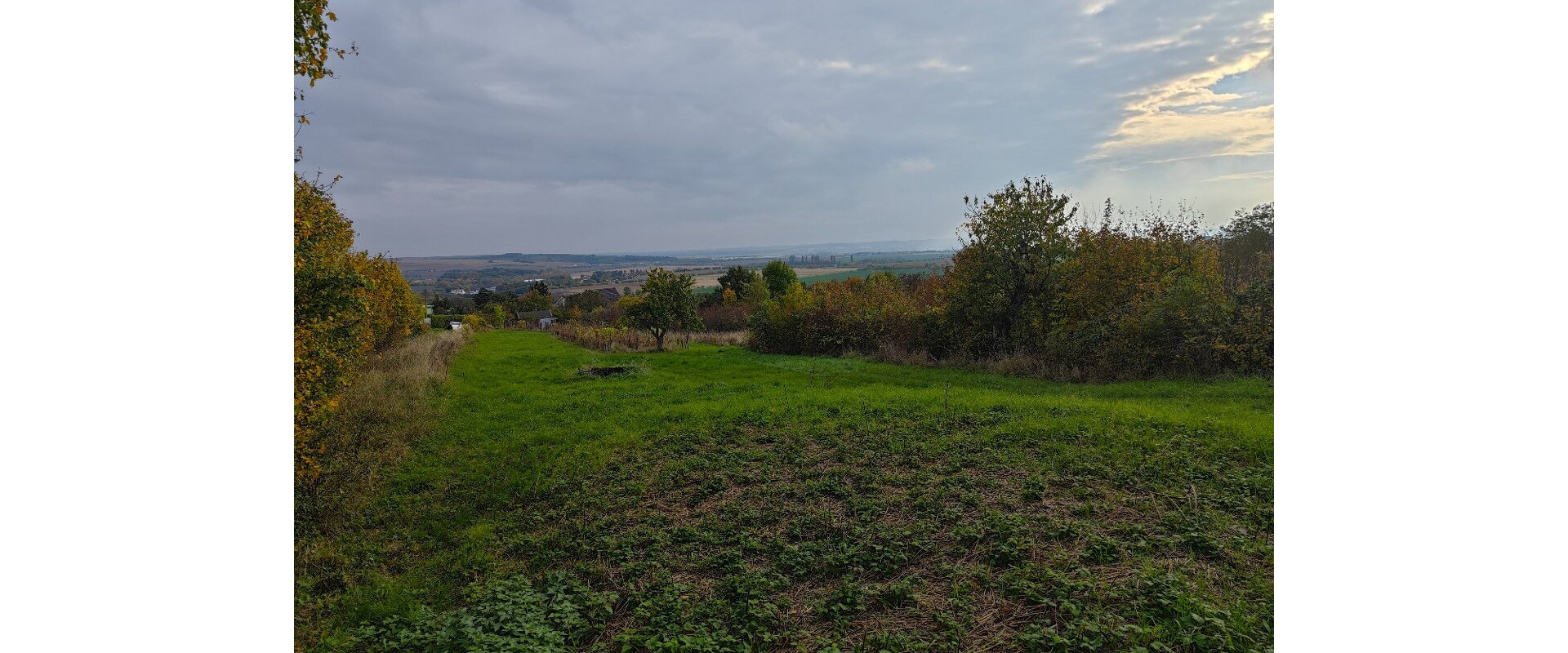 Stavebný pozemok Nitrianske Hrnčiarovce 1500m2tichá lokalita