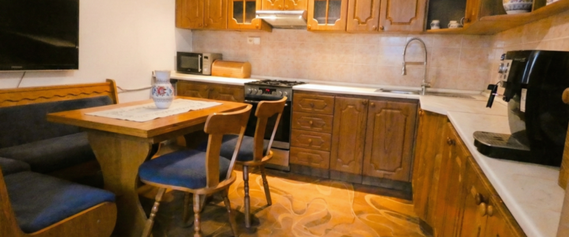 Priestranný 5-izbový rodinný dom po rekonštrukcii – Voderady