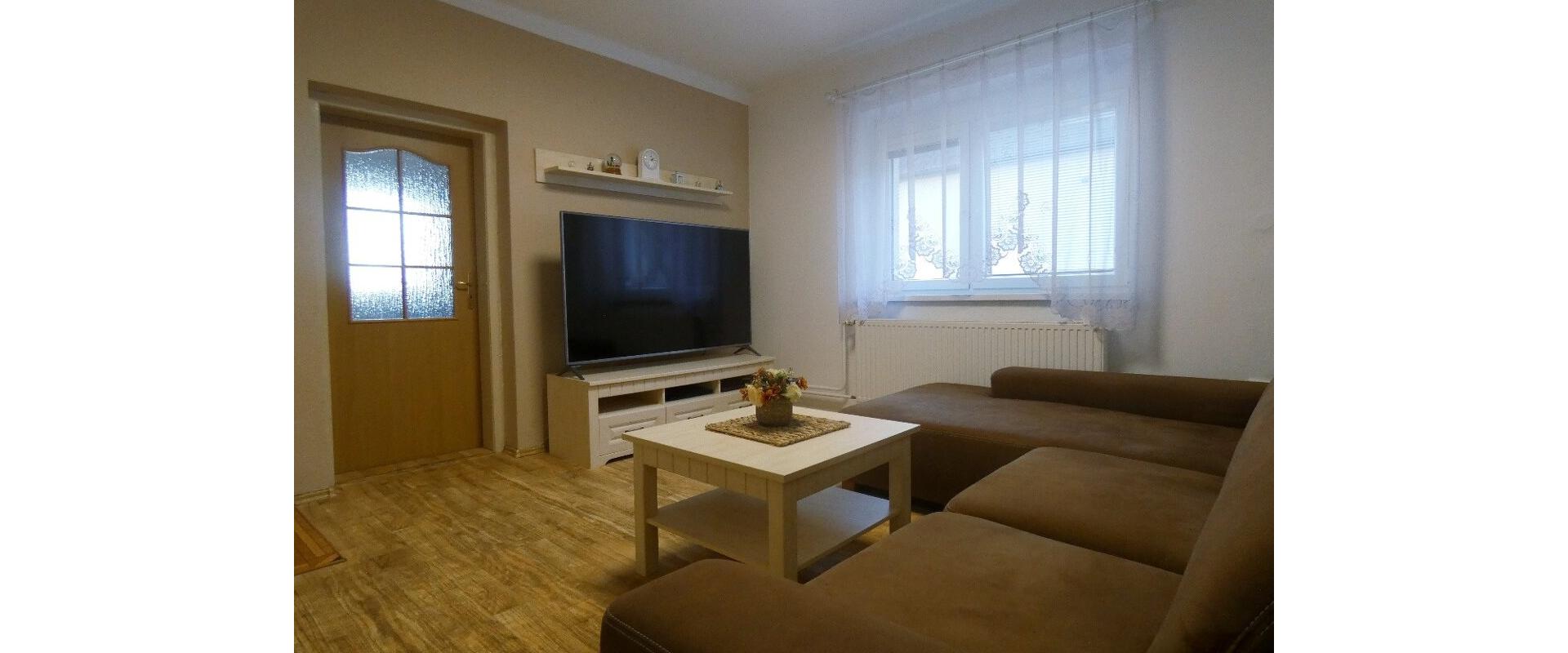 Priestranný 5-izbový rodinný dom po rekonštrukcii – Voderady