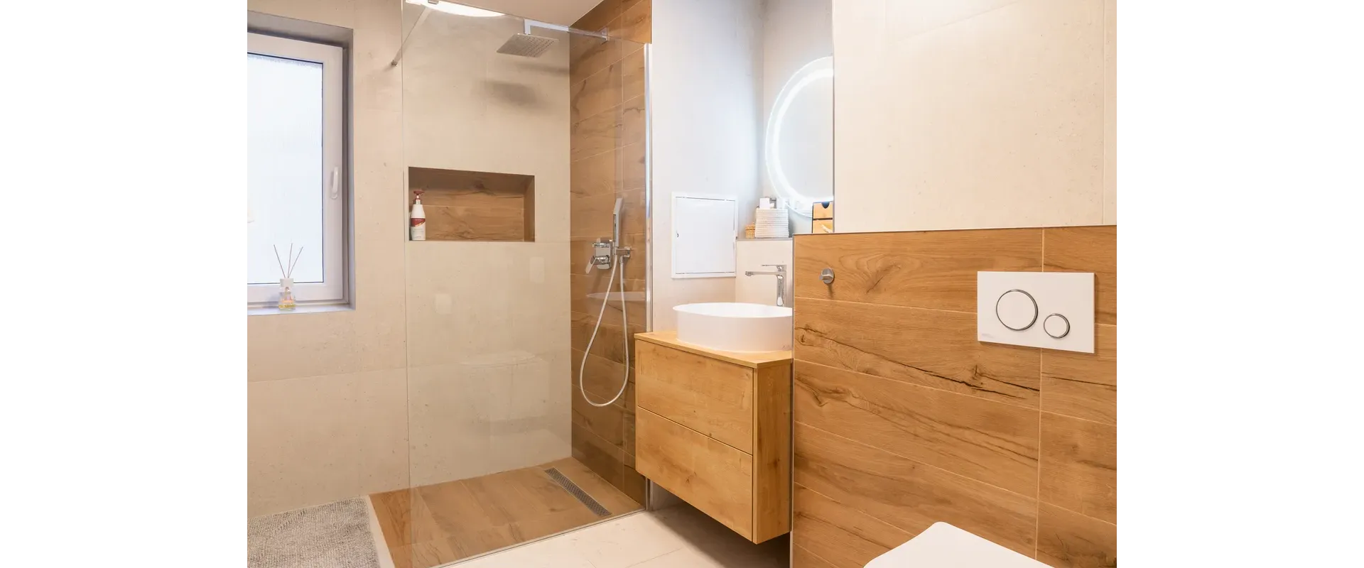 Na prenájom elegantný a moderny zariadený 2-izbový byt- Čapajevova ulica