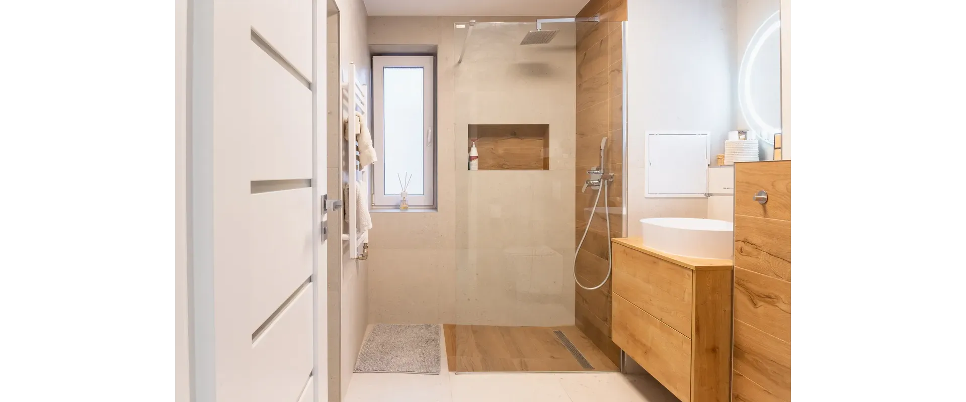 Na prenájom elegantný a moderny zariadený 2-izbový byt- Čapajevova ulica