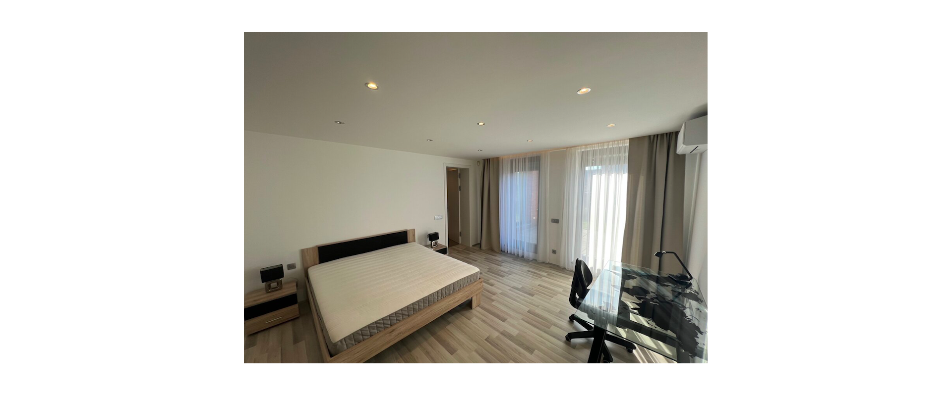 Prenájom slnečného moderného 2-izb. bytu s terasou a parkovacím miestom v lokalite Kramáre