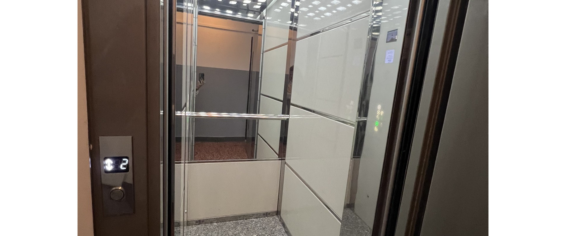 PREDAJ: Priestranný 2-izbový byt - TOP lokalita - Ružinov