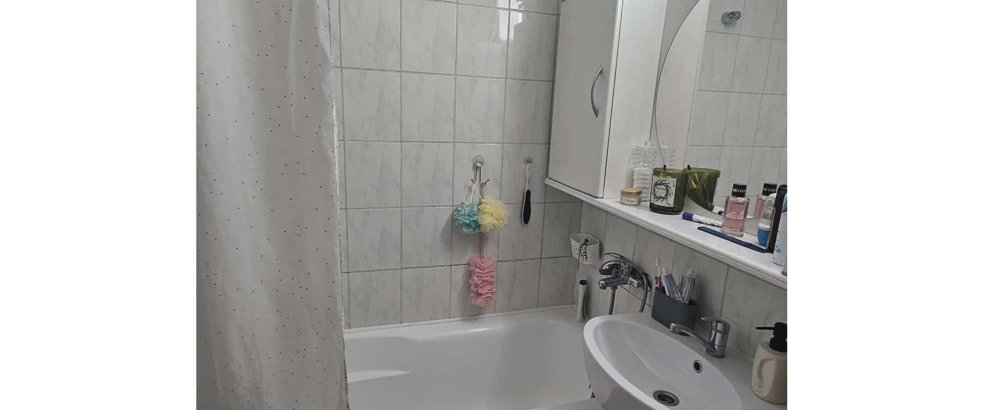 Krásny 2-izbový byt s veľkým balkónom – Trenčín, K. Šmidkeho