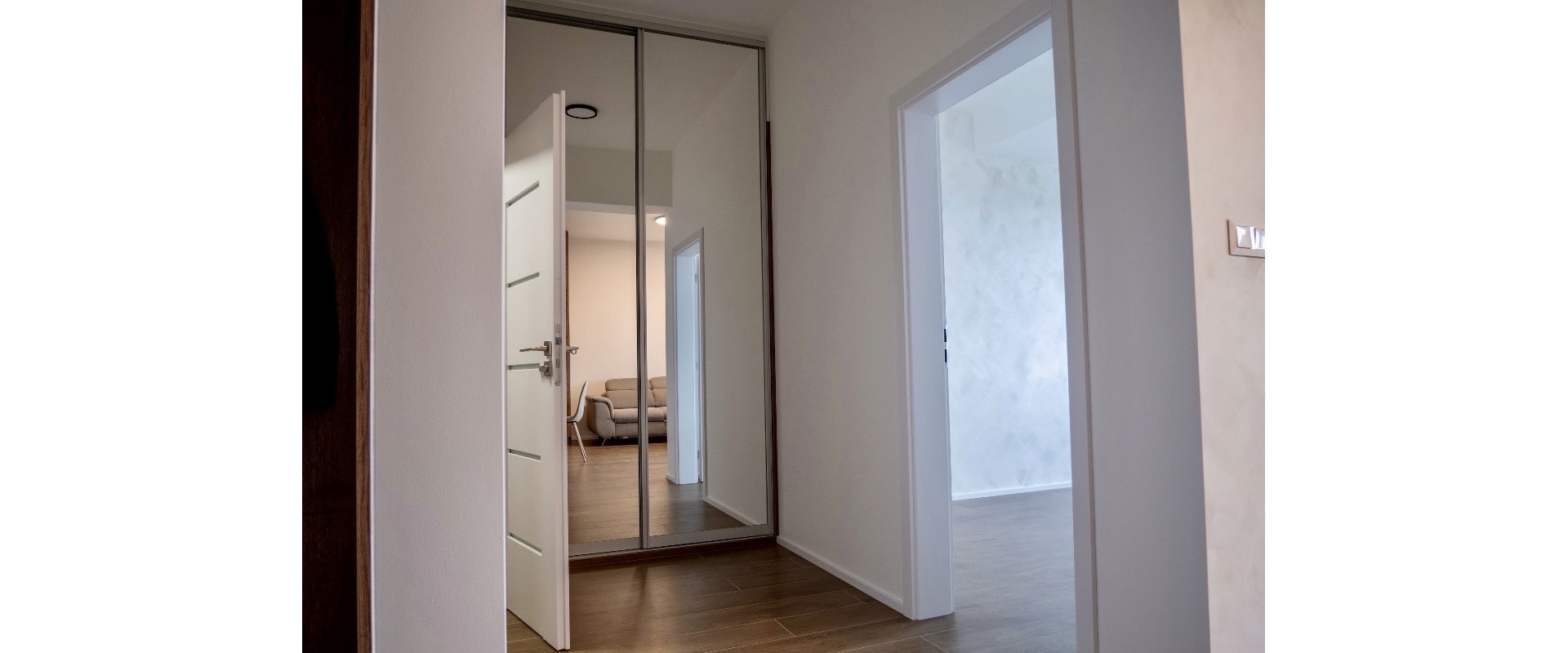 Nadštandardný čiastočne zariadený  2-izbový byt