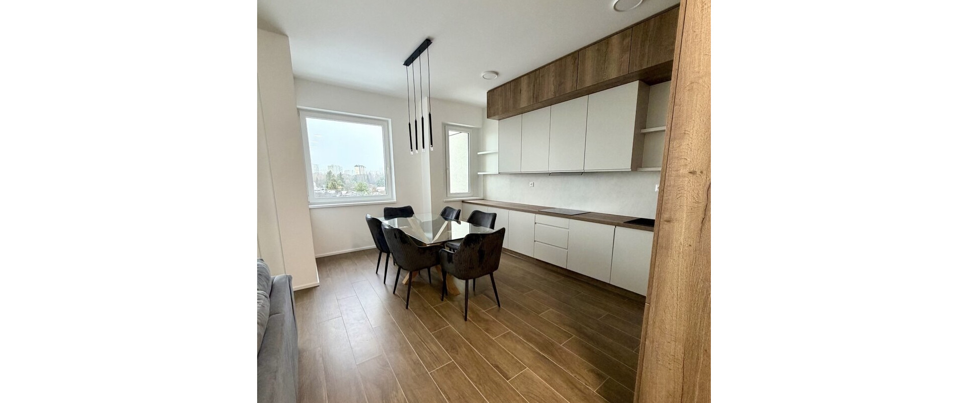 Priestranný 4-izbový byt blízko centra mesta