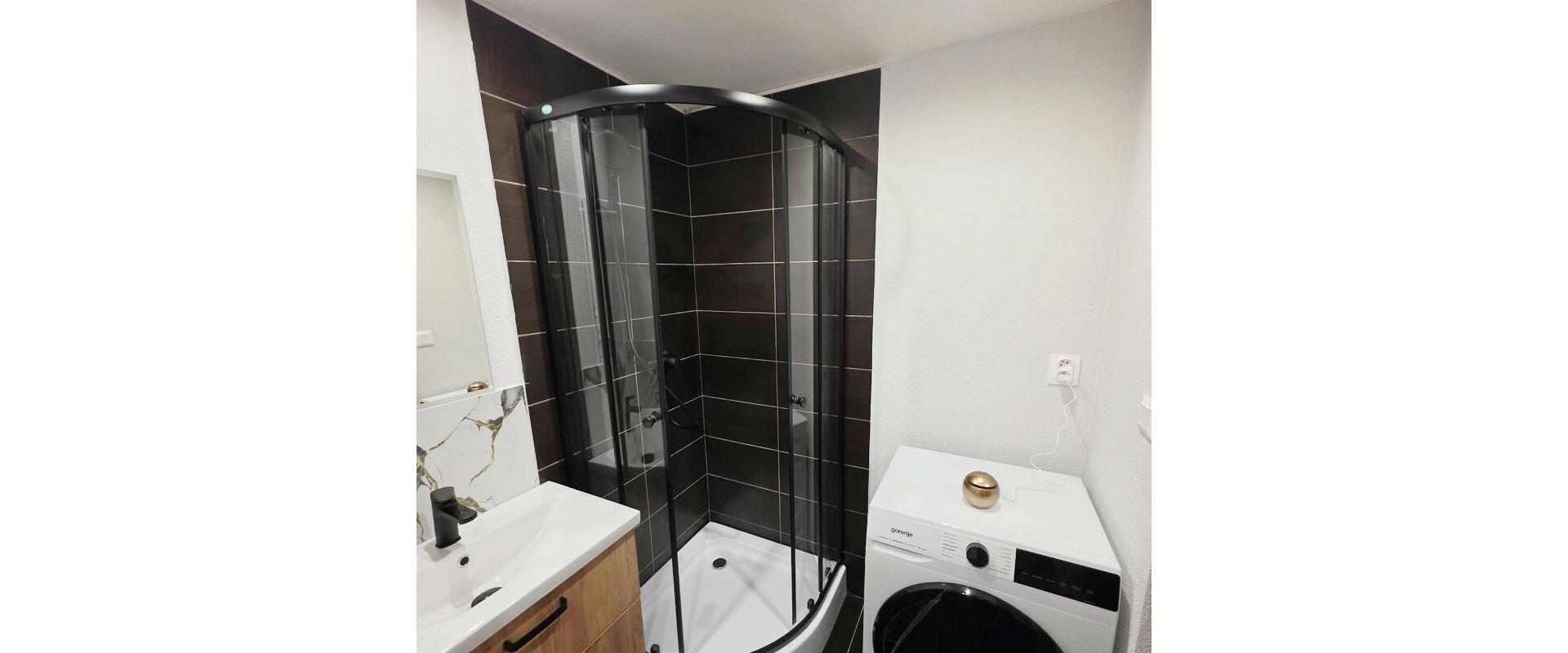 Prenájom: Moderný a Zrekonštruovaný 2-izbový Byt na ul. Murgaša!