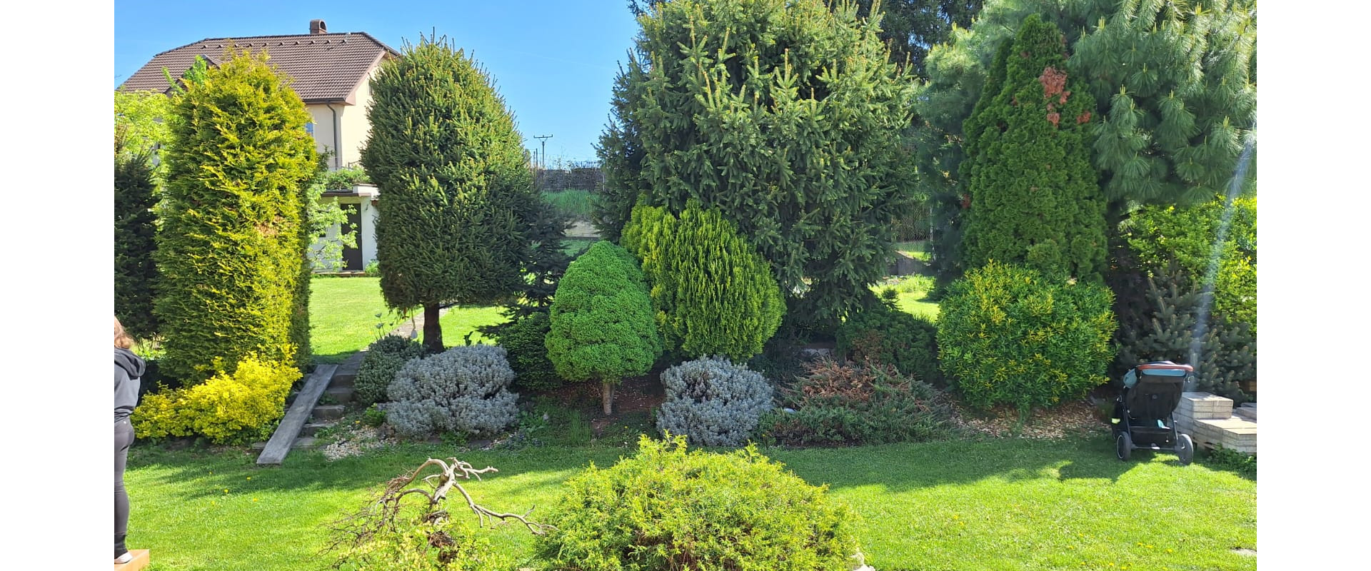 Priestranný rodinný dom s veľkým pozemkom – Chtelnica