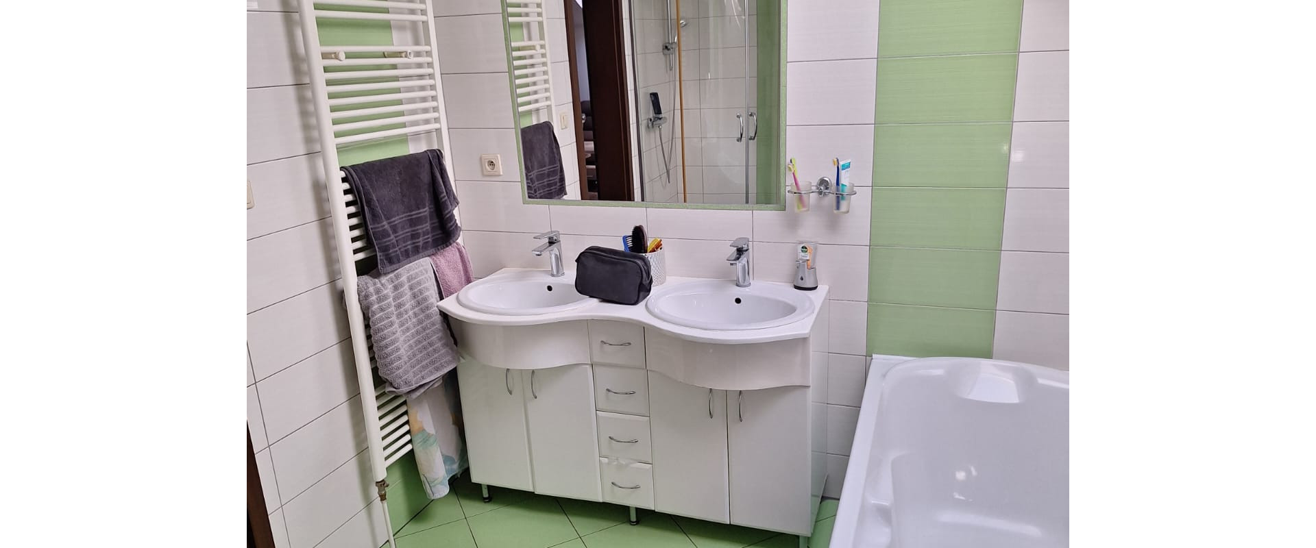 Priestranný rodinný dom s veľkým pozemkom – Chtelnica