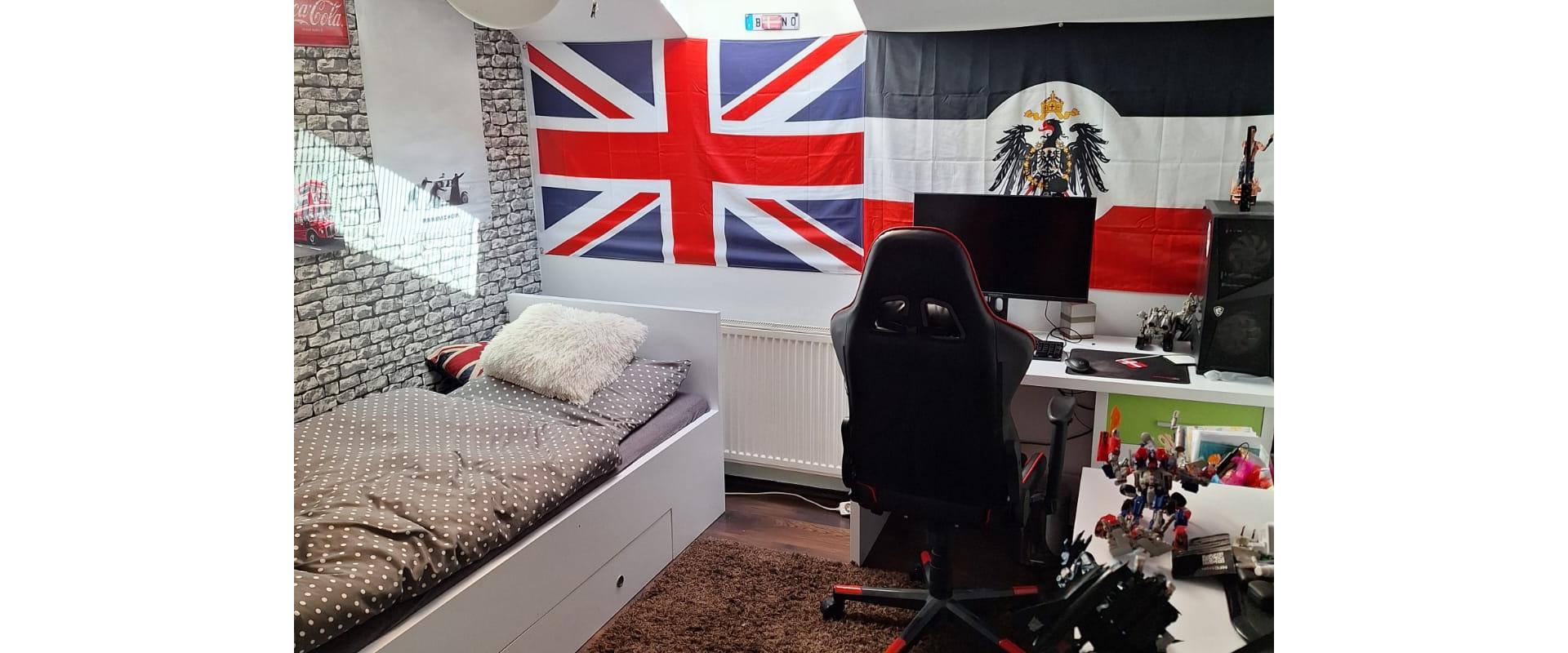 Priestranný rodinný dom s veľkým pozemkom – Chtelnica