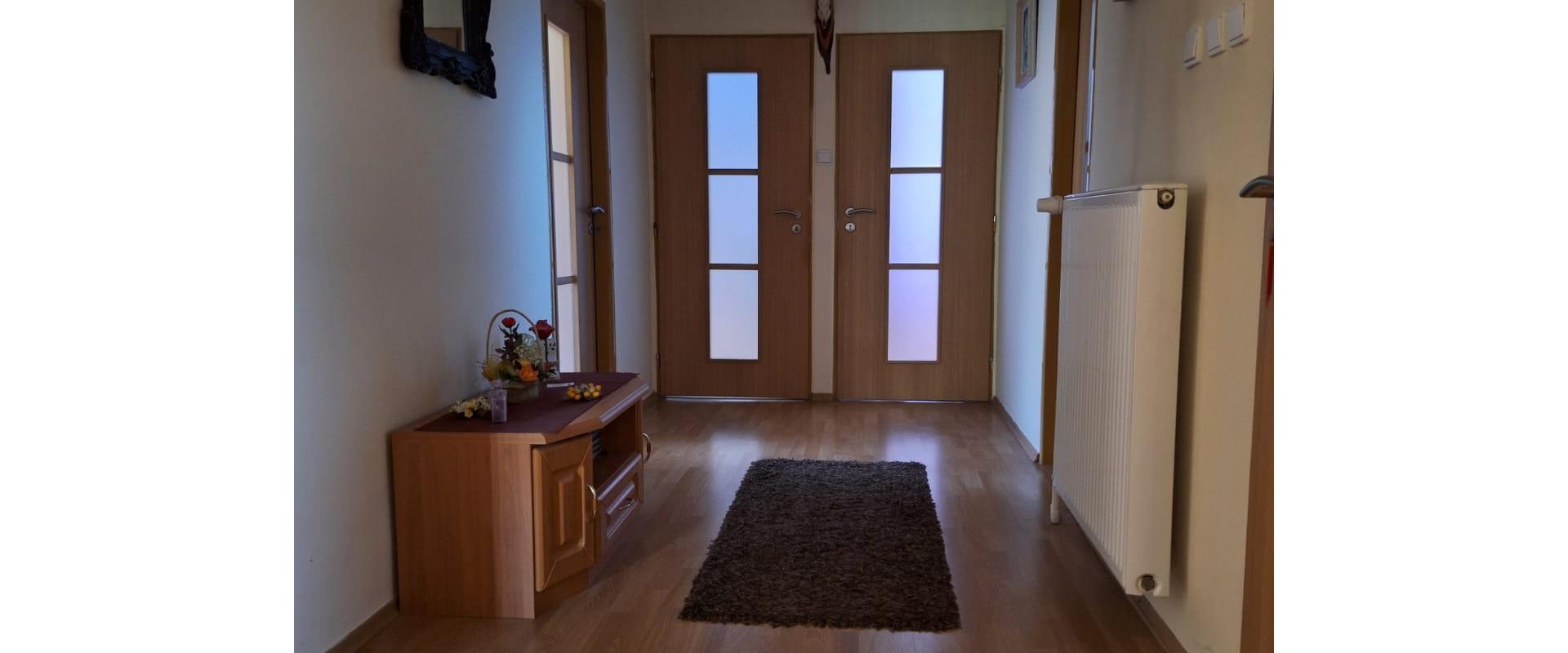 Priestranný rodinný dom s veľkým pozemkom – Chtelnica