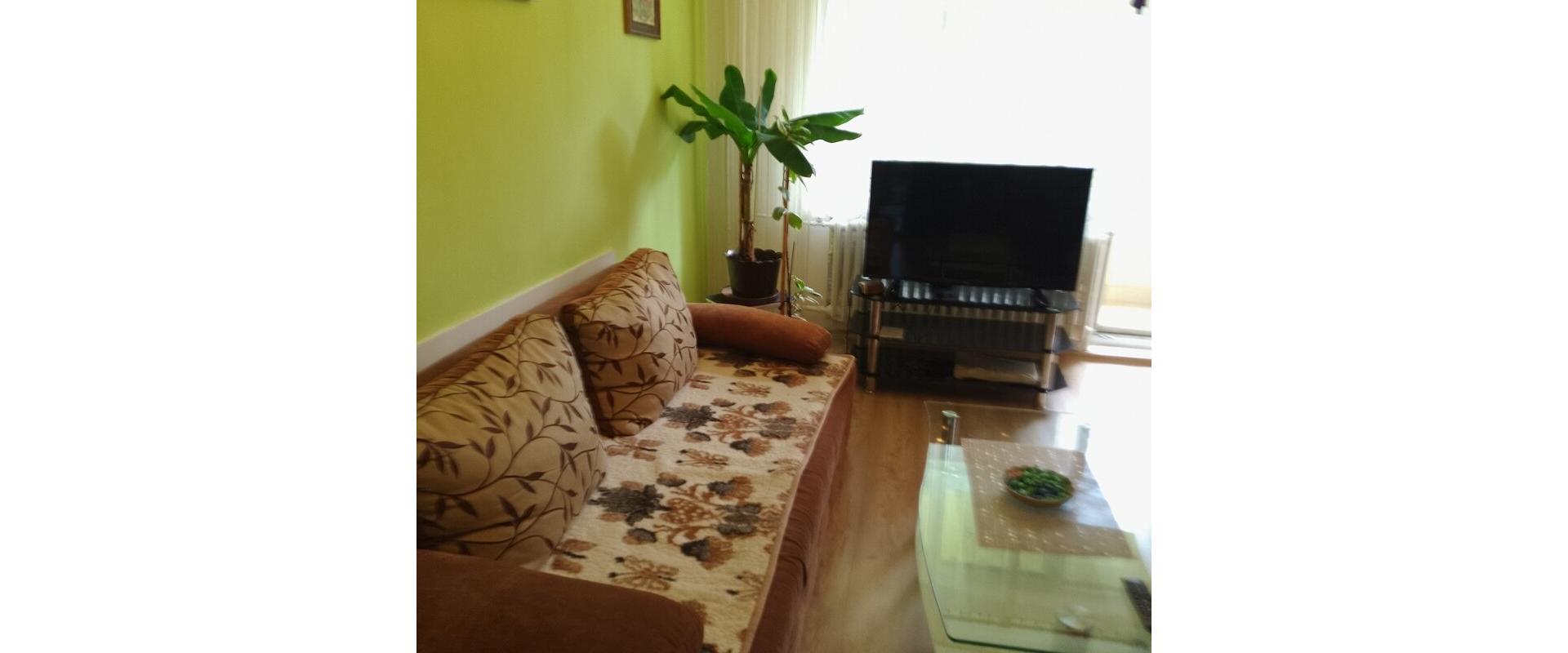 Na prenájom štýlový 2-izbový byt s balkónom-Marka Čulena