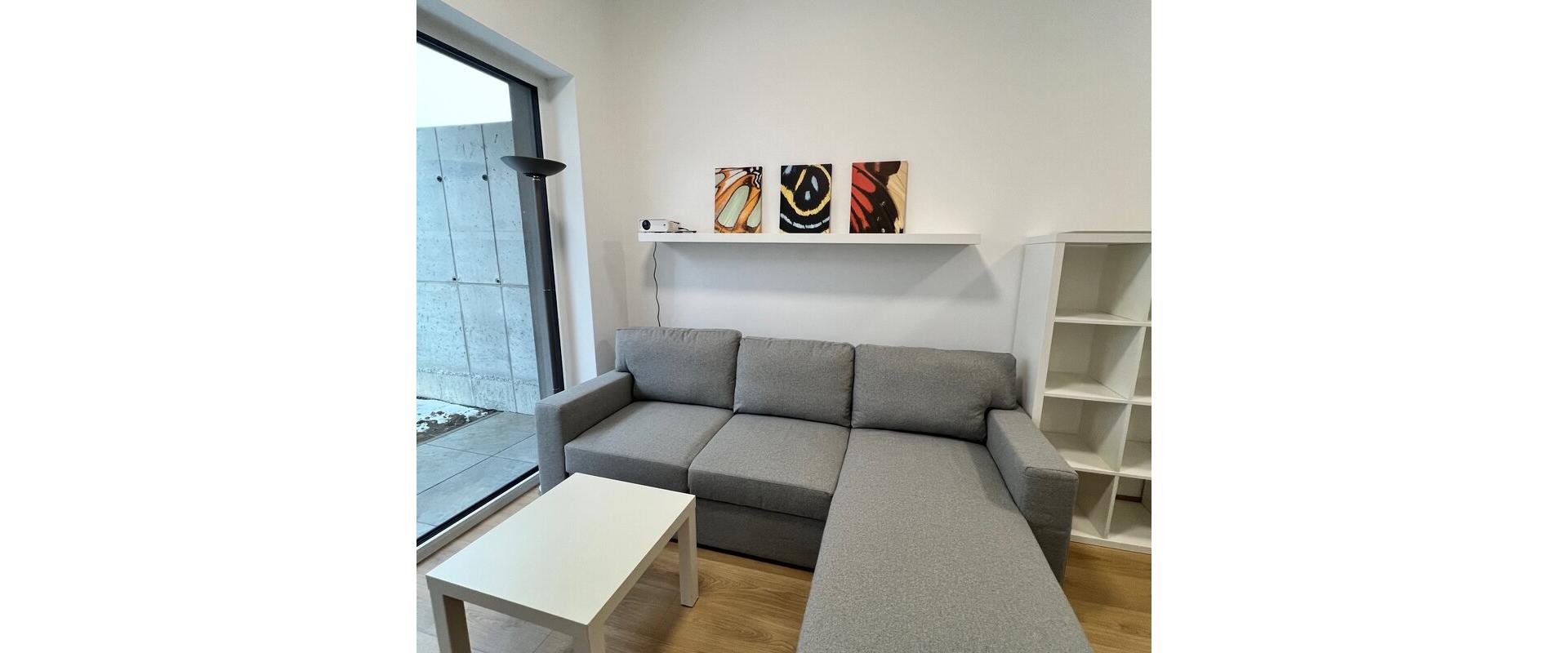 Nový 1,5 izb. byt s predzáhradkou a parkovacím miestom na prenájom v Rovinke.