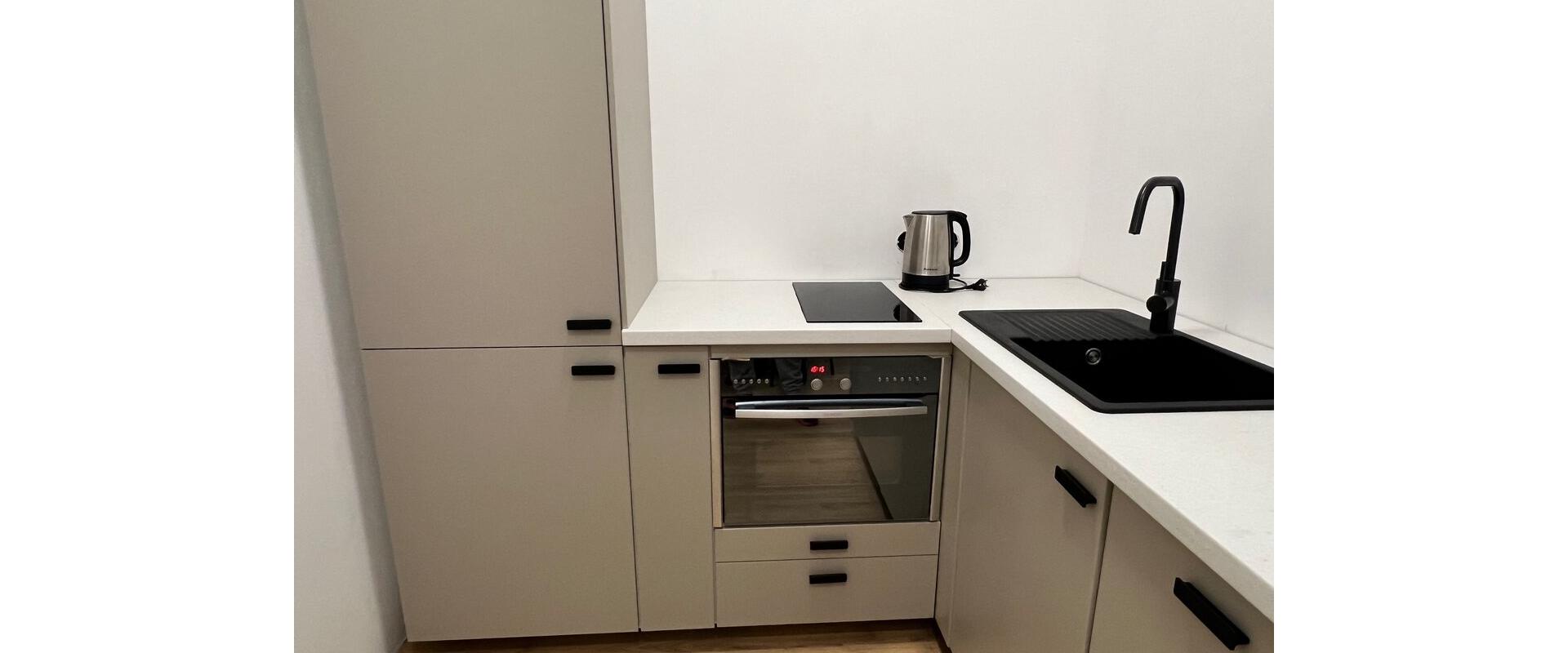 Nový 1,5 izb. byt s predzáhradkou a parkovacím miestom na prenájom v Rovinke.