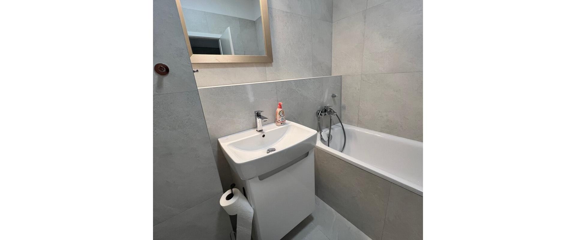 Nový 1,5 izb. byt s predzáhradkou a parkovacím miestom na prenájom v Rovinke.