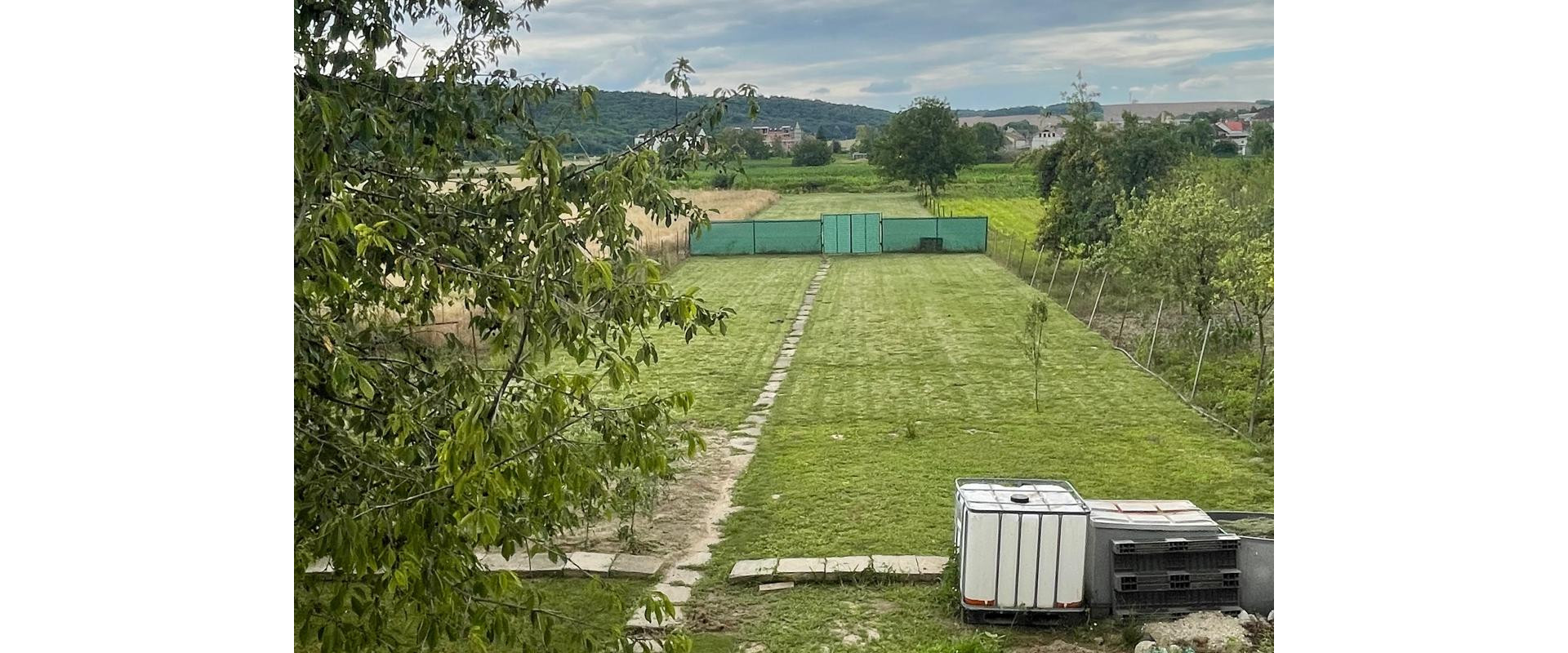 RD s krbom, pozemkom a investičným potenciálom – Dvorníky