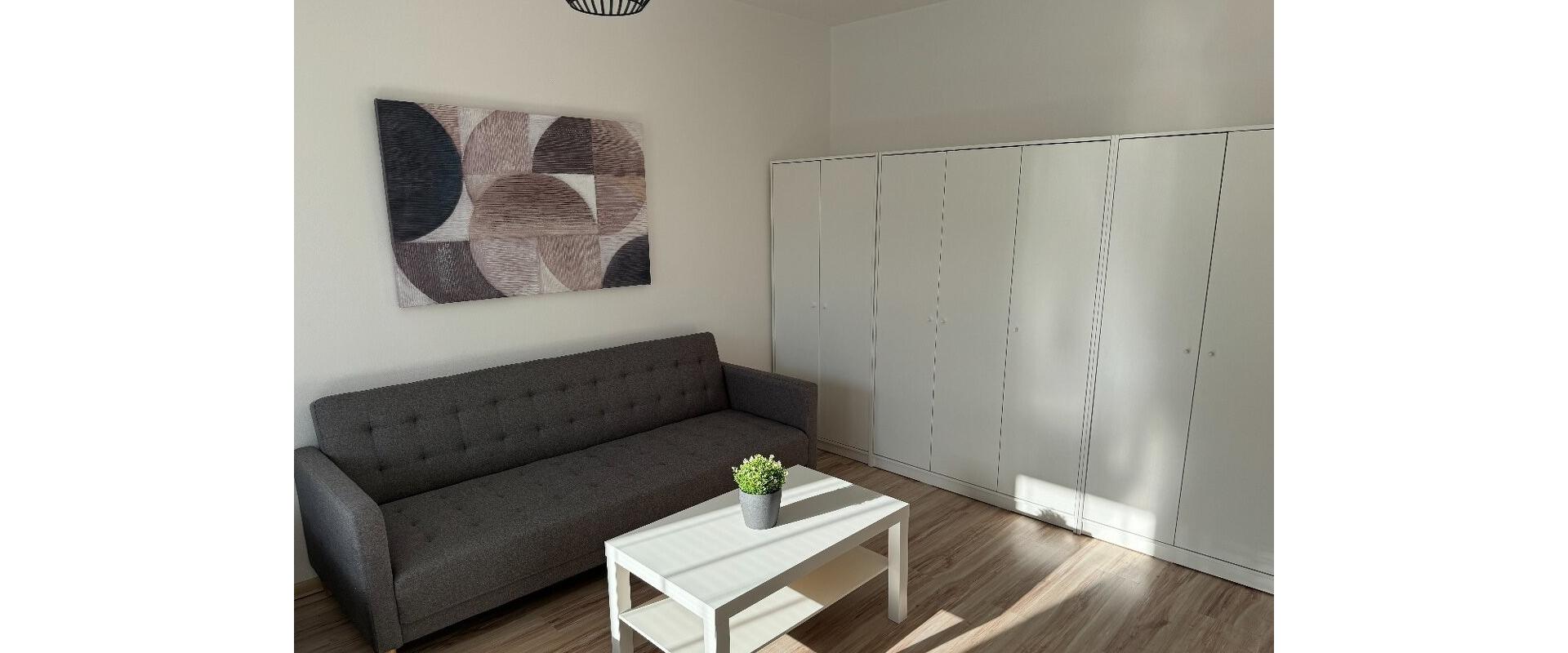 1 - izbový byt na dlhodobý prenájom s dvoma balkónmi